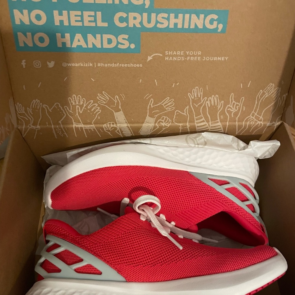 NIB KIZIK Women's Red Sneakers
